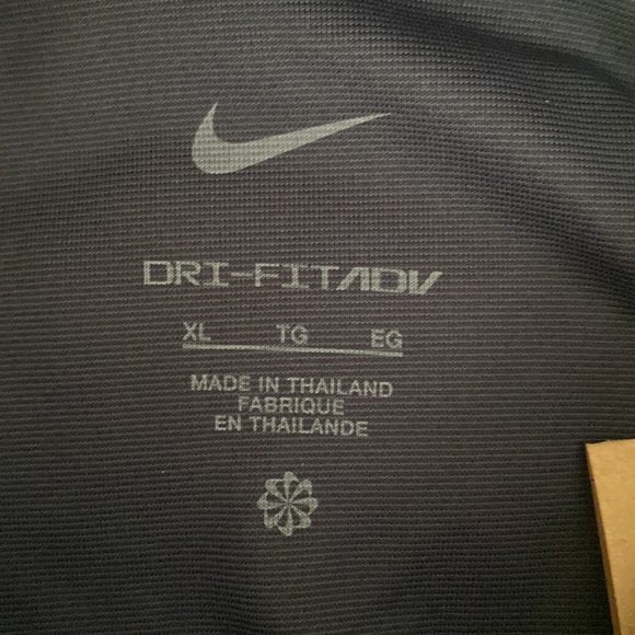 Women’s Nike Golf Polo - Picture 4 of 5